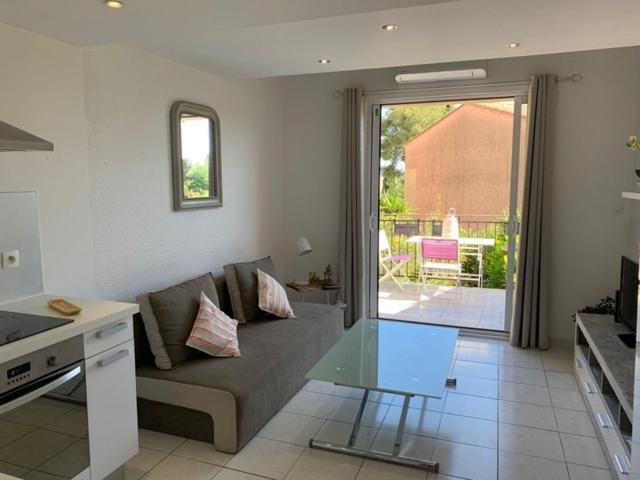 Calmeraie Plage Apartment Villeneuve-Loubet Exterior photo